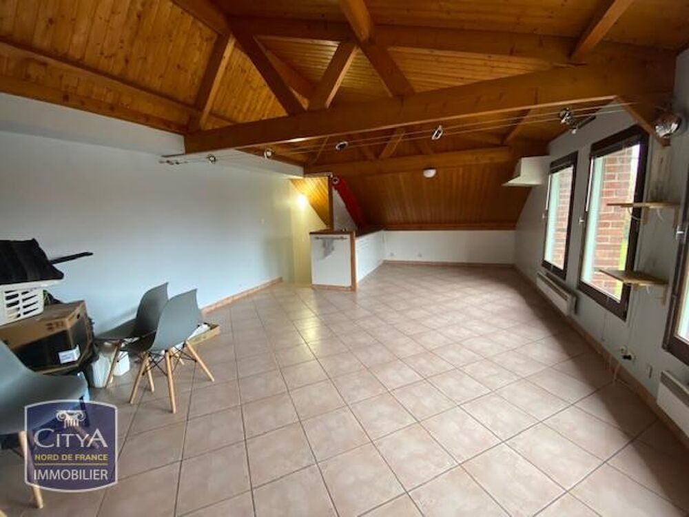 Beau T2 situé en plein coeur de Santes , il vous offre u....