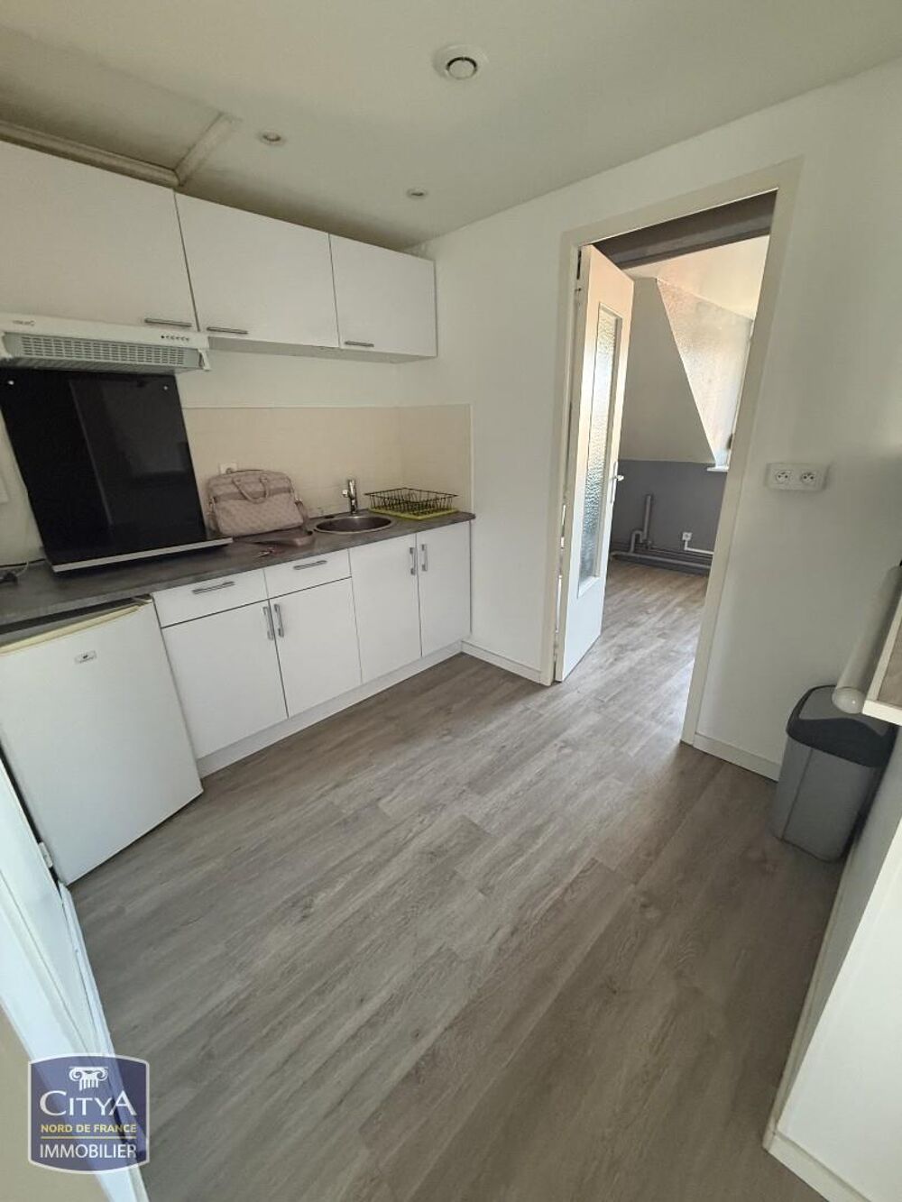 A LOUER STUDIO MEUBLE