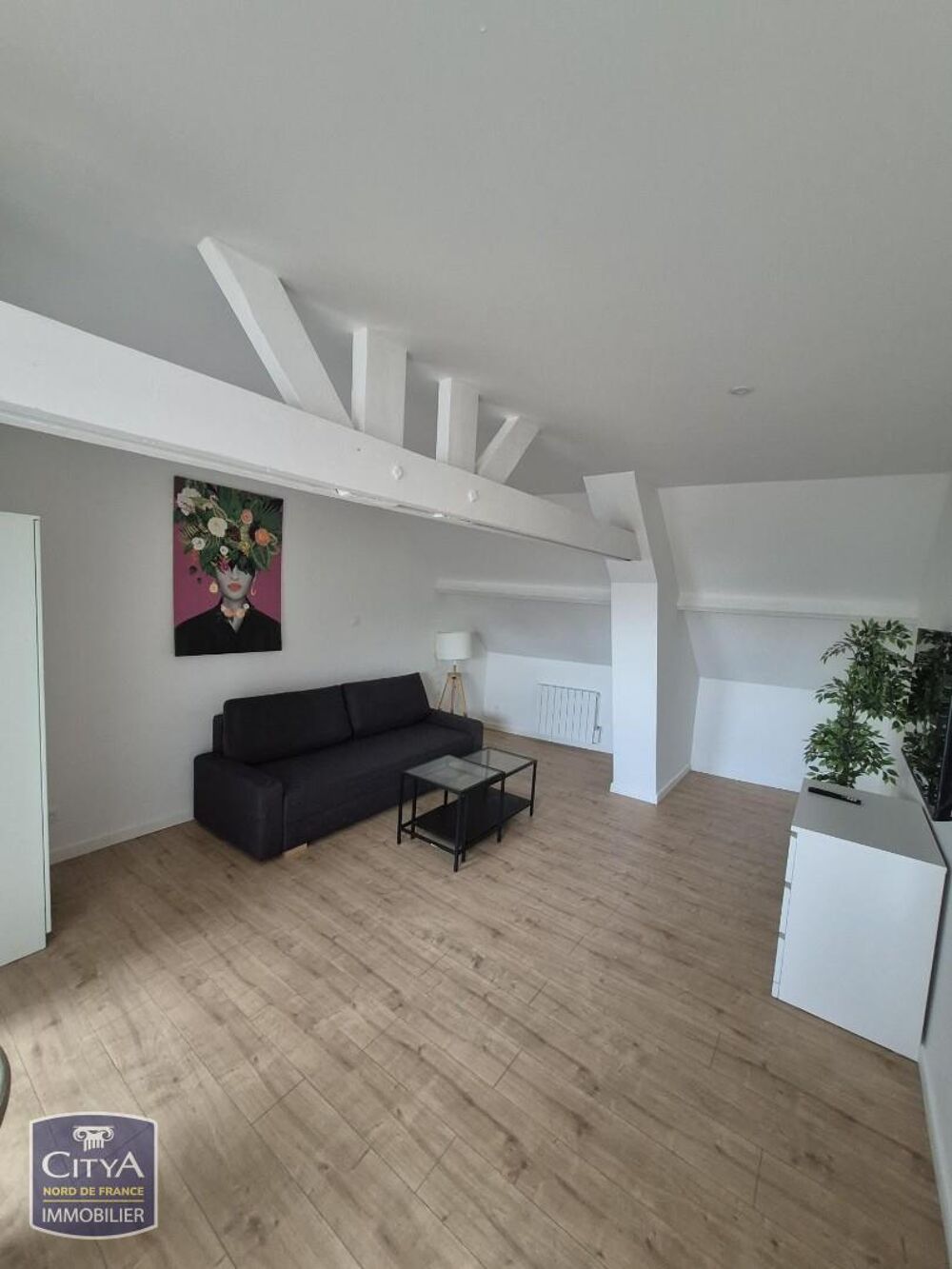 Location Appartement PROCHE DE LA GARE Studio meublé situé au 2ème étage Cambrai