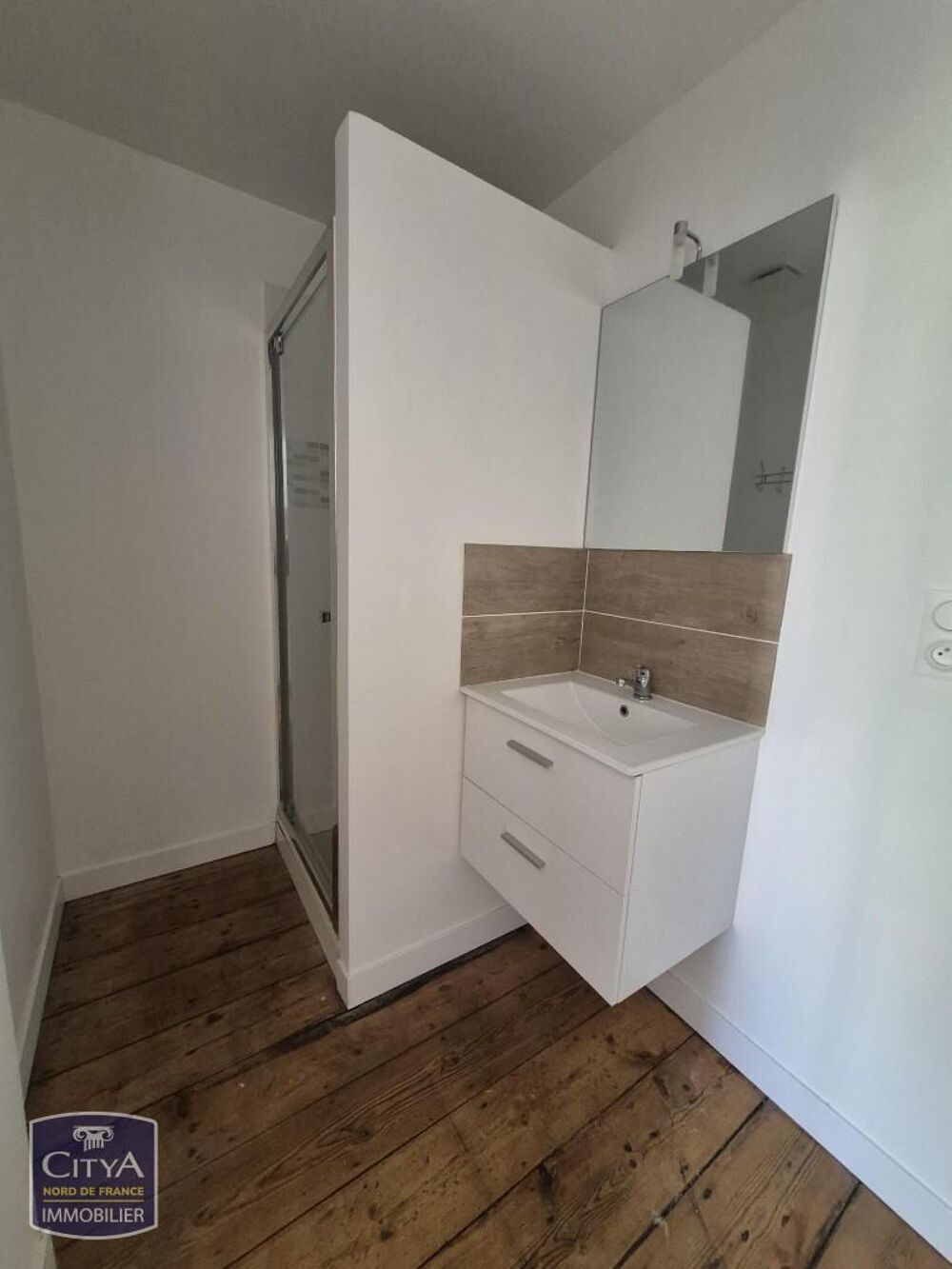 Location Appartement Proche du centre ville appartement type 3 situé au 1er étage Cambrai