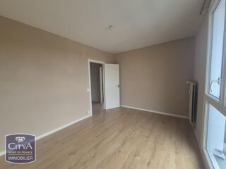  Appartement à louer 2 pièces 76 m²