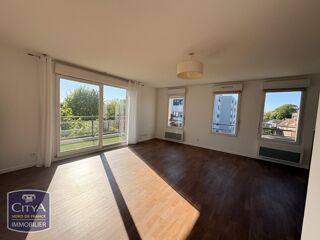  Appartement à louer 4 pièces 104 m²