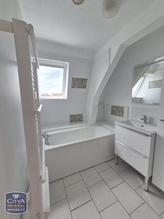  Appartement à louer 3 pièces 65 m²
