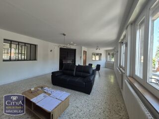  Appartement à louer 4 pièces 129 m²