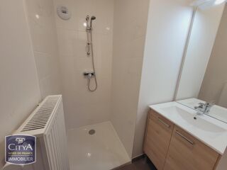  Appartement à louer 4 pièces 88 m²