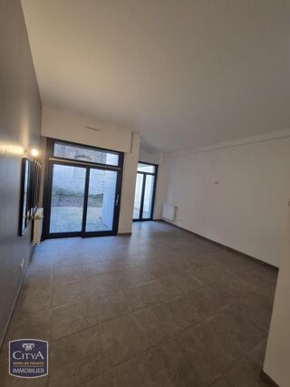  Appartement à louer 2 pièces 61 m²