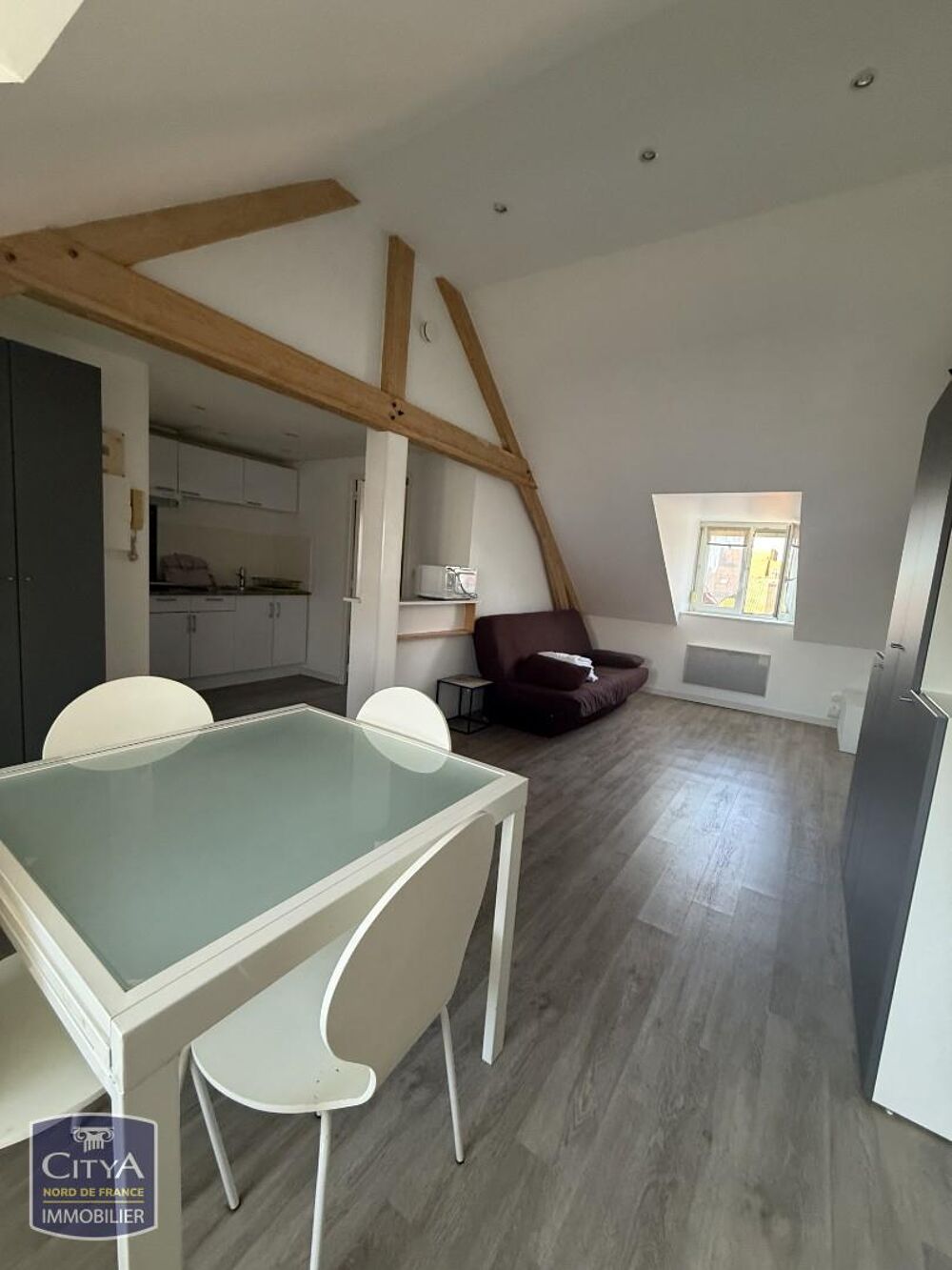 A LOUER STUDIO MEUBLE
