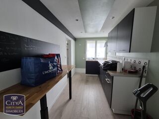  Appartement à louer 5 pièces 104 m²