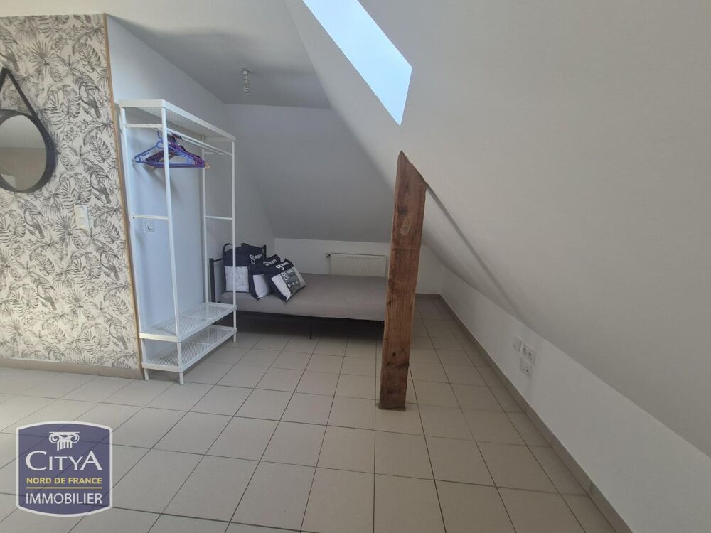 Centre ville, grand studio meublé de 30m2 au 3ème étage ....