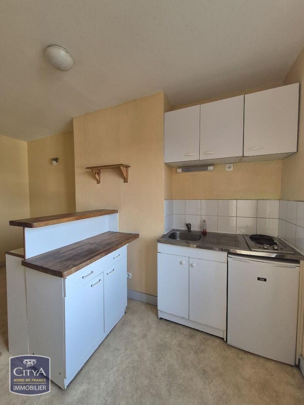 Studio à 10 min à pieds de la gare, pièce principale, cu....