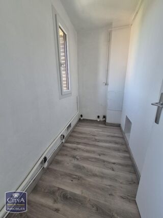  Appartement à louer 4 pièces 76 m²