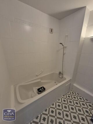  Appartement à louer 4 pièces 106 m²