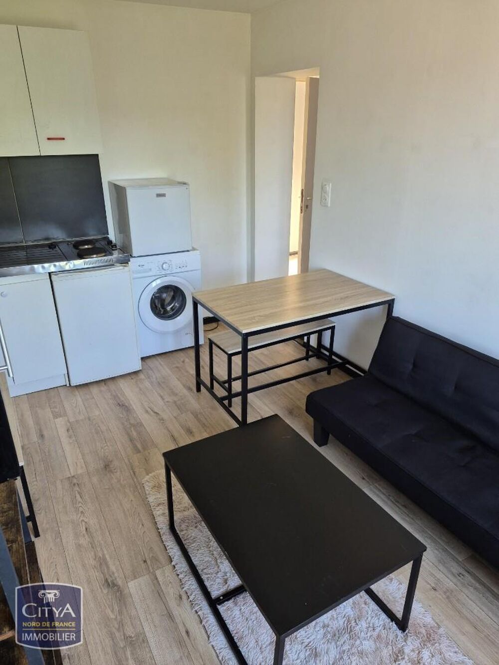 Au centre ville un appartement type 2 meublé de 20 m² situé au 1ER étage