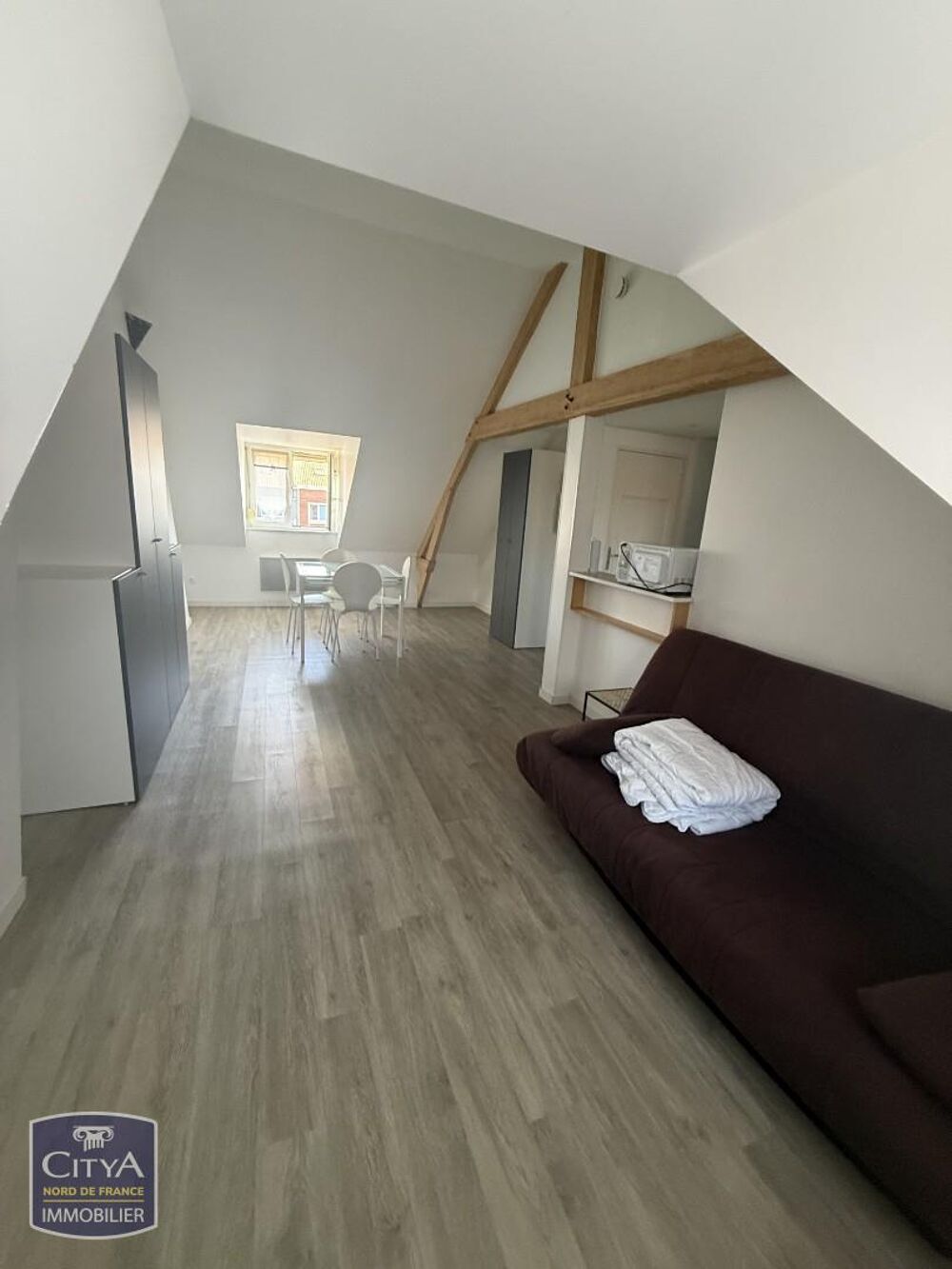 A LOUER STUDIO MEUBLE