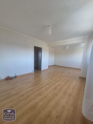  Appartement à louer 4 pièces 76 m²