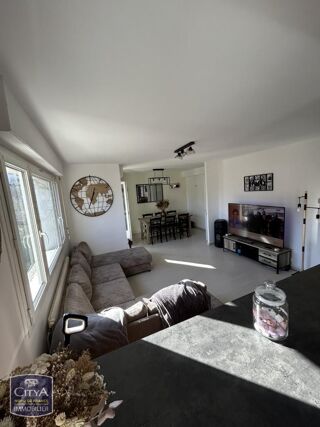  Appartement à louer 3 pièces 74 m²