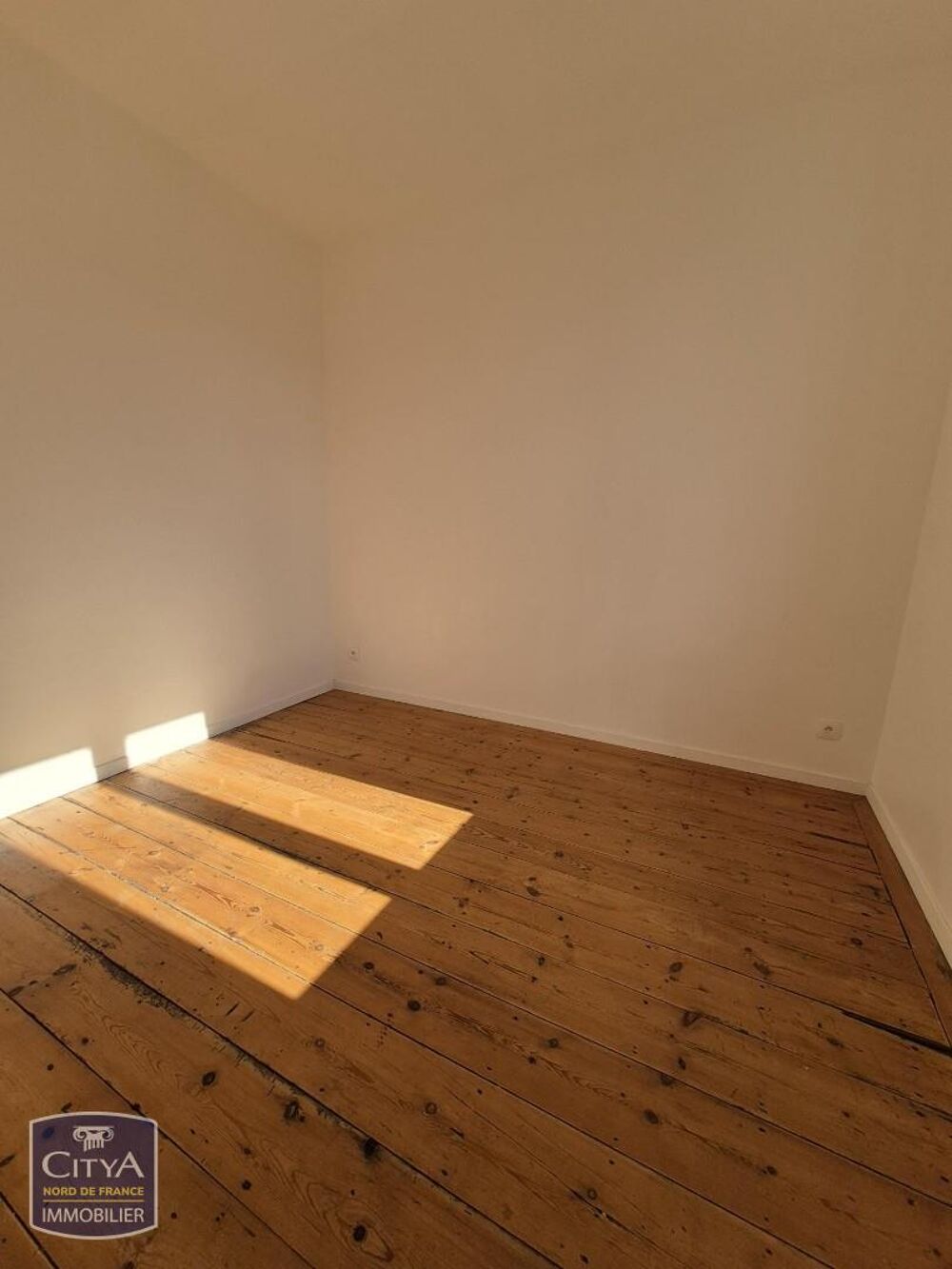 Location Appartement Proche du centre ville appartement type 3 situé au 1er étage Cambrai