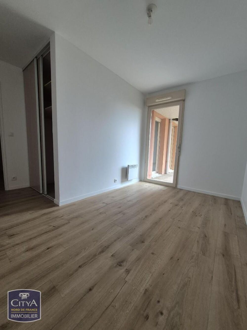 Location Appartement T3 de 82,15 m2 en centre-ville avec terrasse et place de parking. Valenciennes