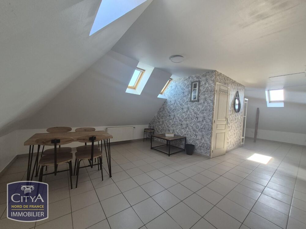 Centre ville, grand studio meublé de 30m2 au 3ème étage ....