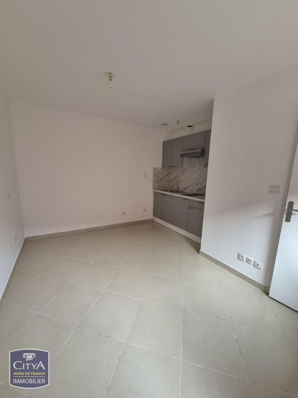 Location Appartement Studio entièrement rénové Loos-en-gohelle