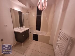  Appartement à louer 3 pièces 69 m²