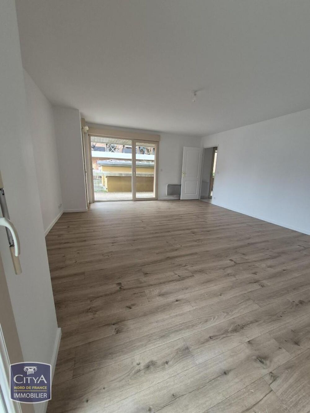 Location Appartement T3 de 82,15 m2 en centre-ville avec terrasse et place de parking. Valenciennes