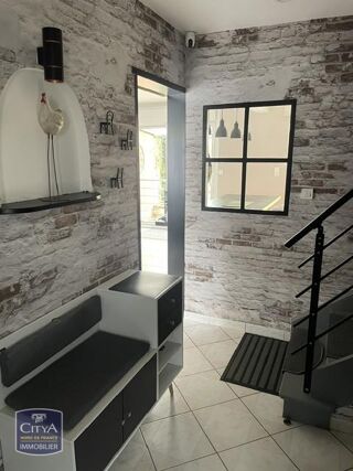  Maison à louer 4 pièces 81 m²