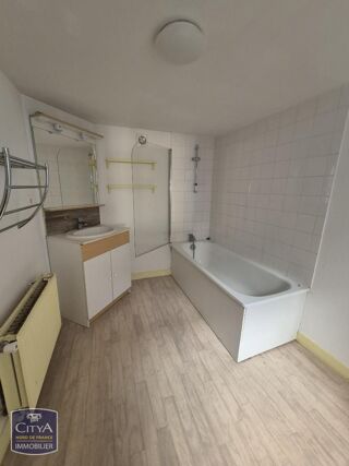  Appartement à louer 4 pièces 98 m²