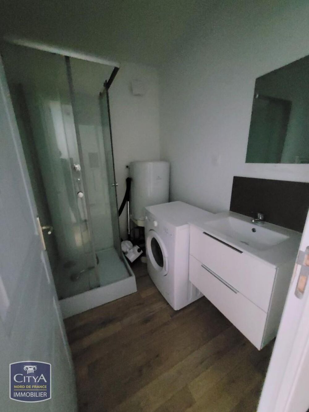 Au centre ville un appartement type 2 meublé de 26 m² situé au 1ER étage