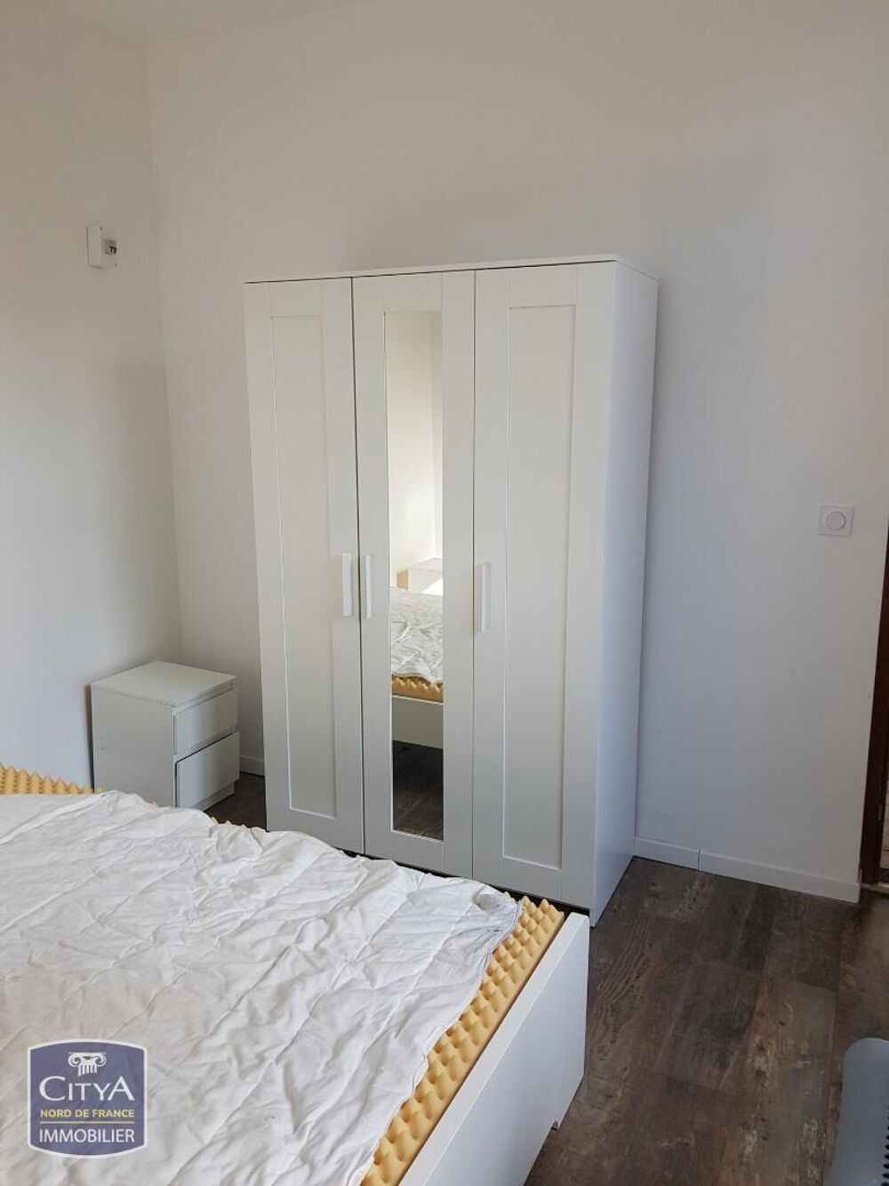 Chambre meublée
