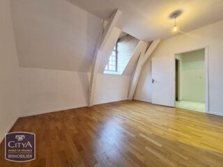  Appartement à louer 3 pièces 108 m²