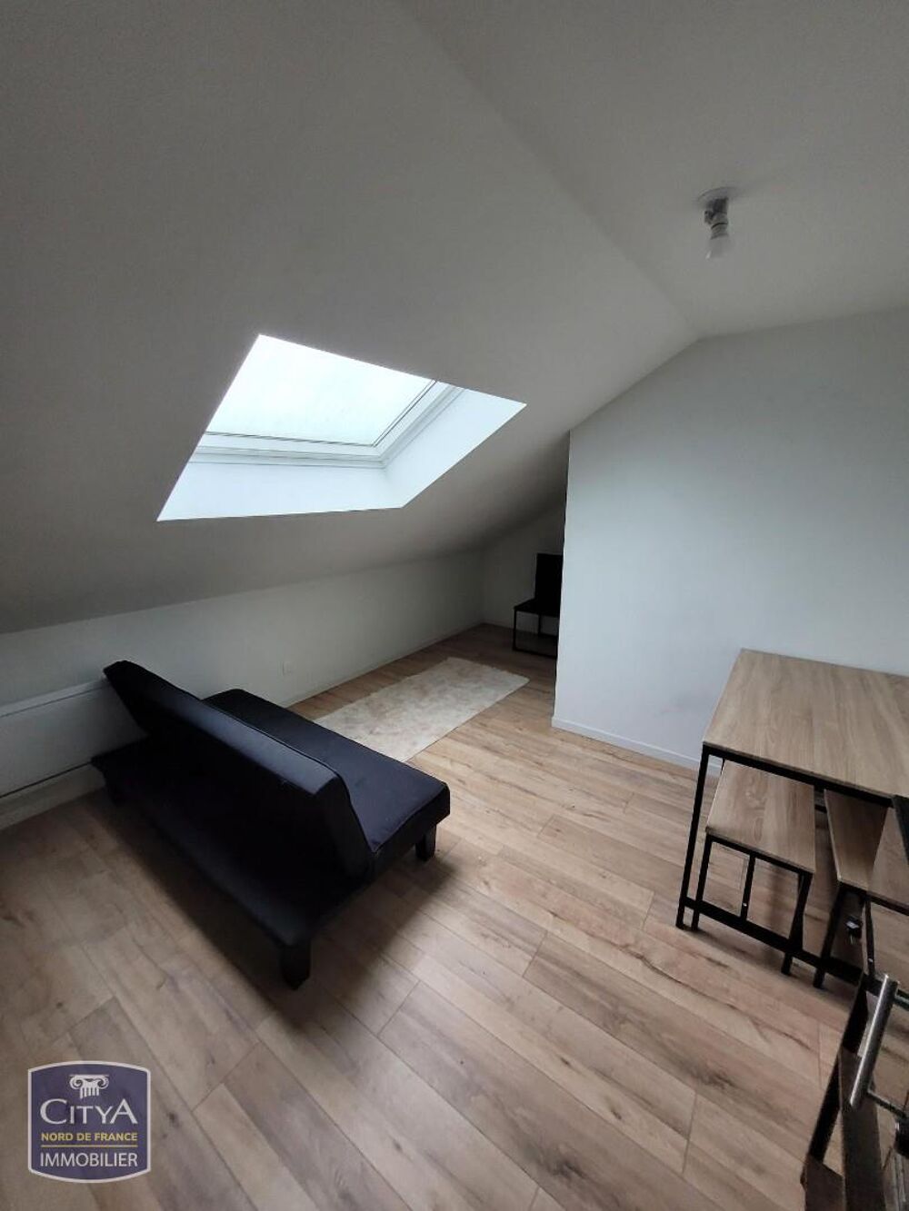 Au centre ville un studio meublé de 18,29 m² situé au 2ème étage