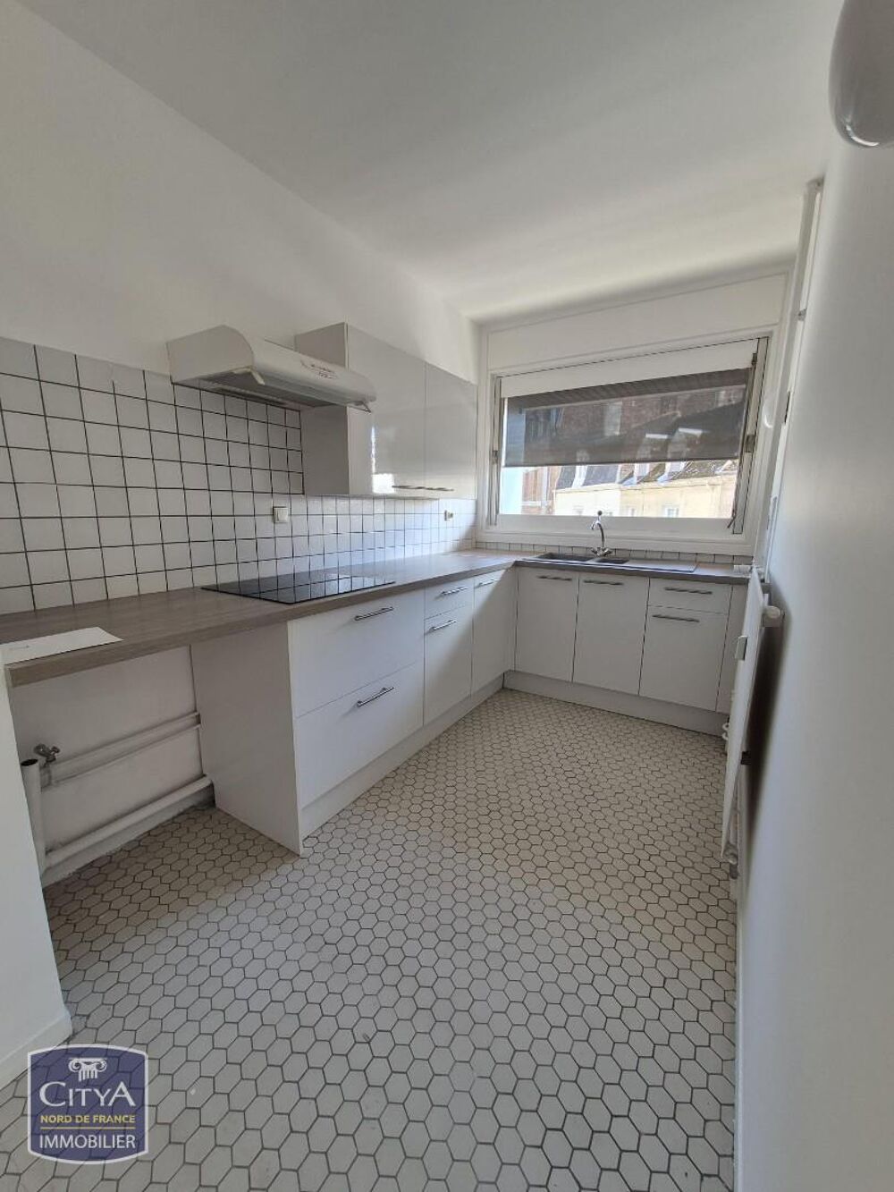 Location Appartement GRAND STUDIO AVEC BALCON Cambrai