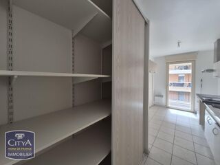  Appartement à louer 3 pièces 79 m²