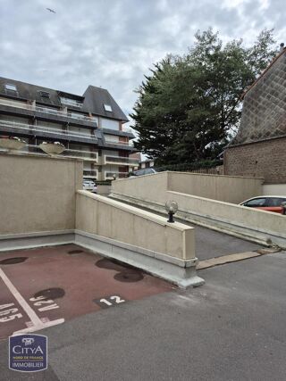  Parking / Garage à louer 