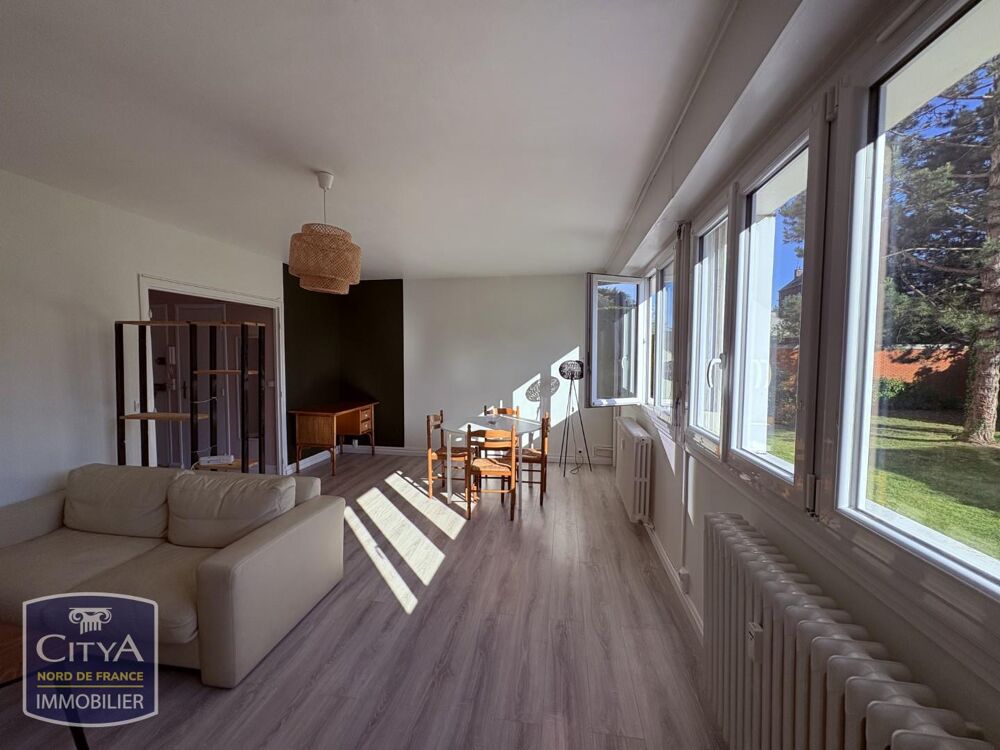 Appartement de type meublé comprenant un hall d'entrée, ....