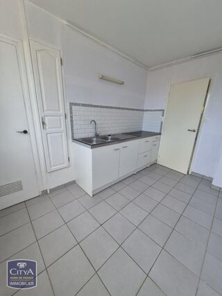  Appartement à louer 5 pièces 80 m²