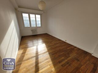  Appartement à louer 3 pièces 77 m²