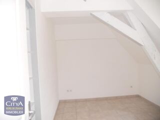 Appartement à louer 4 pièces 81 m²