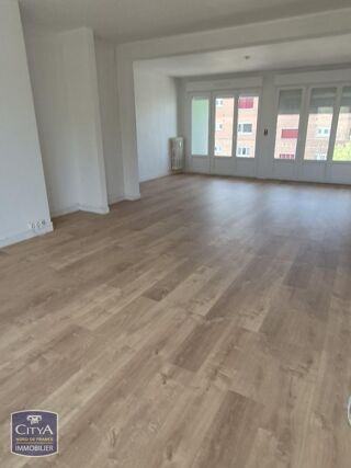  Appartement à louer 4 pièces 99 m²