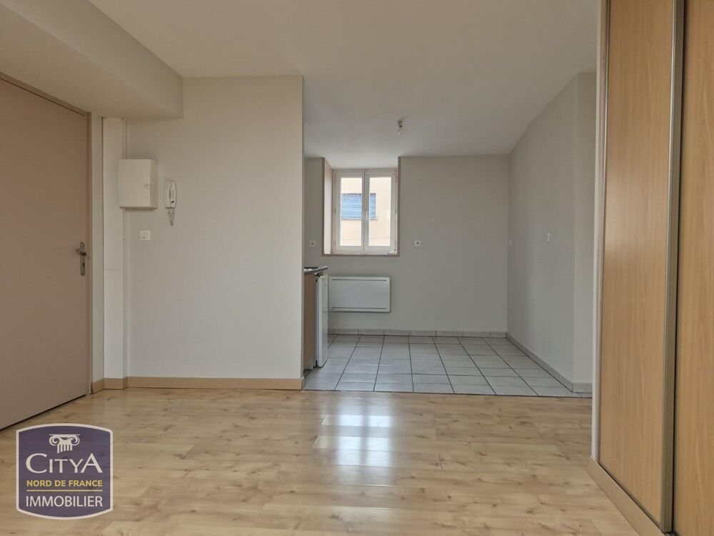 Appartement au 2éme étage comprenant une pièce principal....