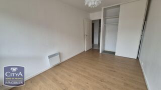  Appartement à louer 3 pièces 75 m²