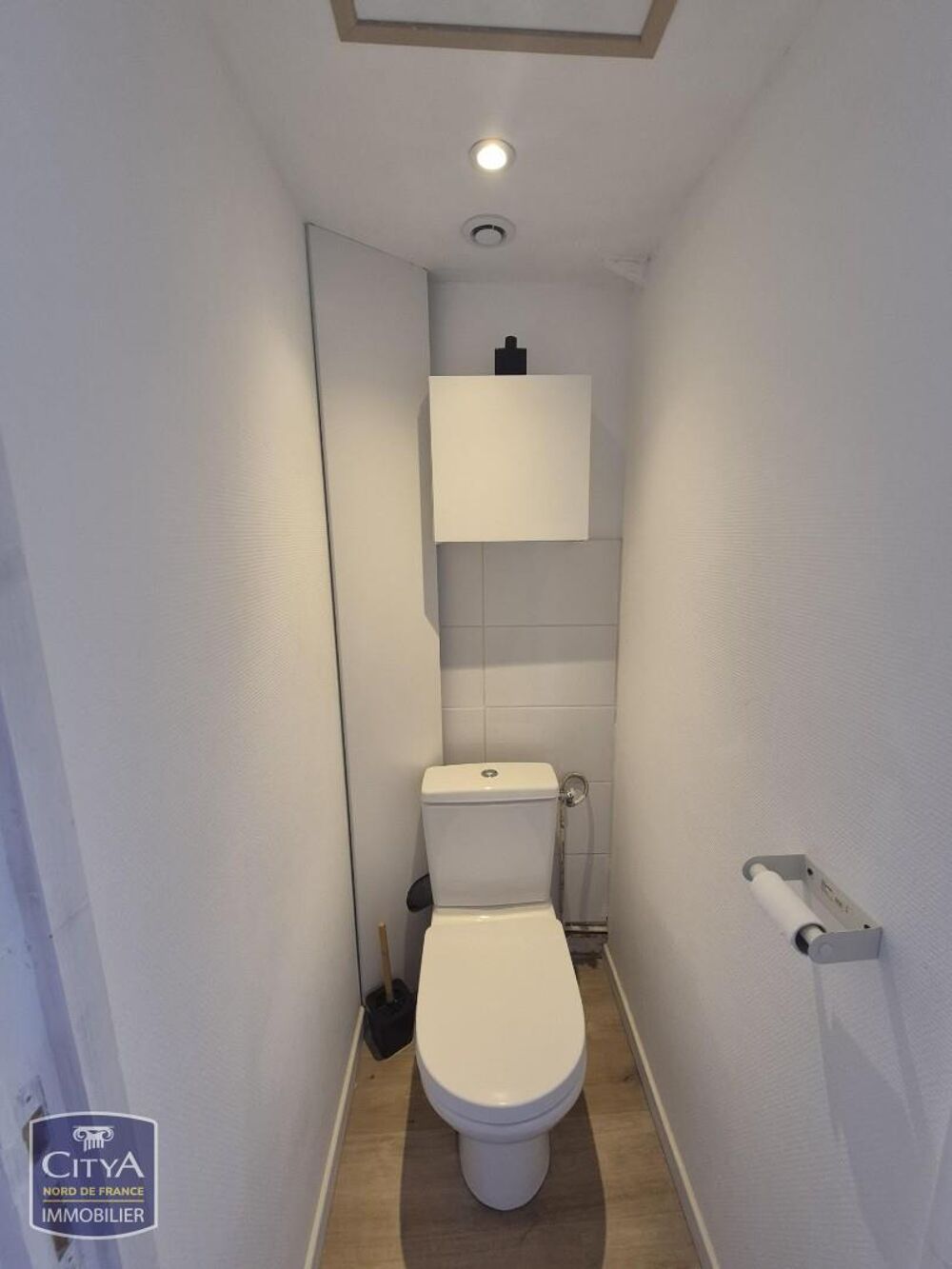 Joli studio meublé en excellent état très bien situé à p....