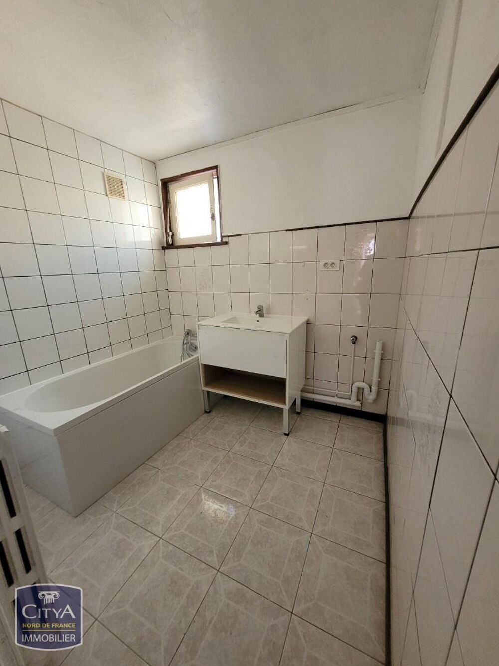 Maison avec 3 chambres et une cour