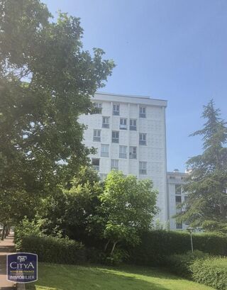  Appartement à louer 3 pièces 108 m²