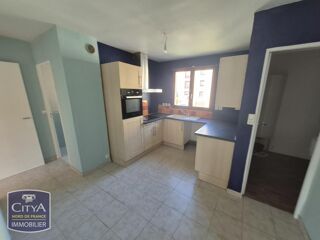  Appartement à louer 4 pièces 86 m²