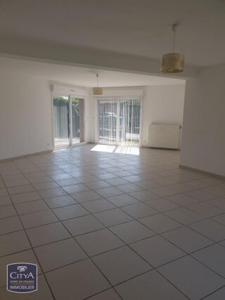  Maison à louer 6 pièces 155 m²