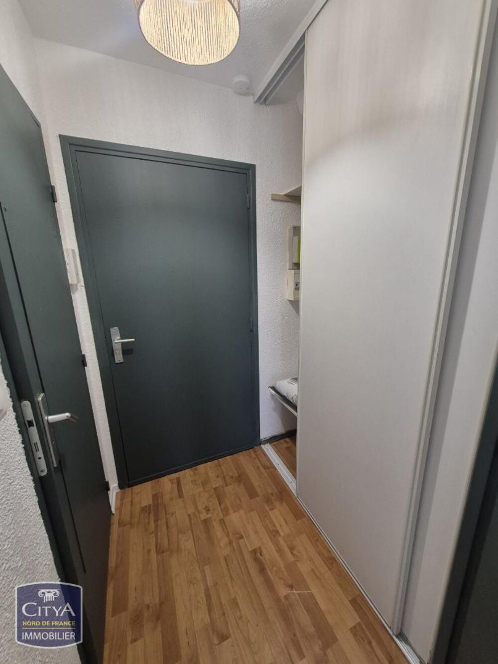 location Appartement - 1 pièce(s) - 19 m² Longuenesse (62219)