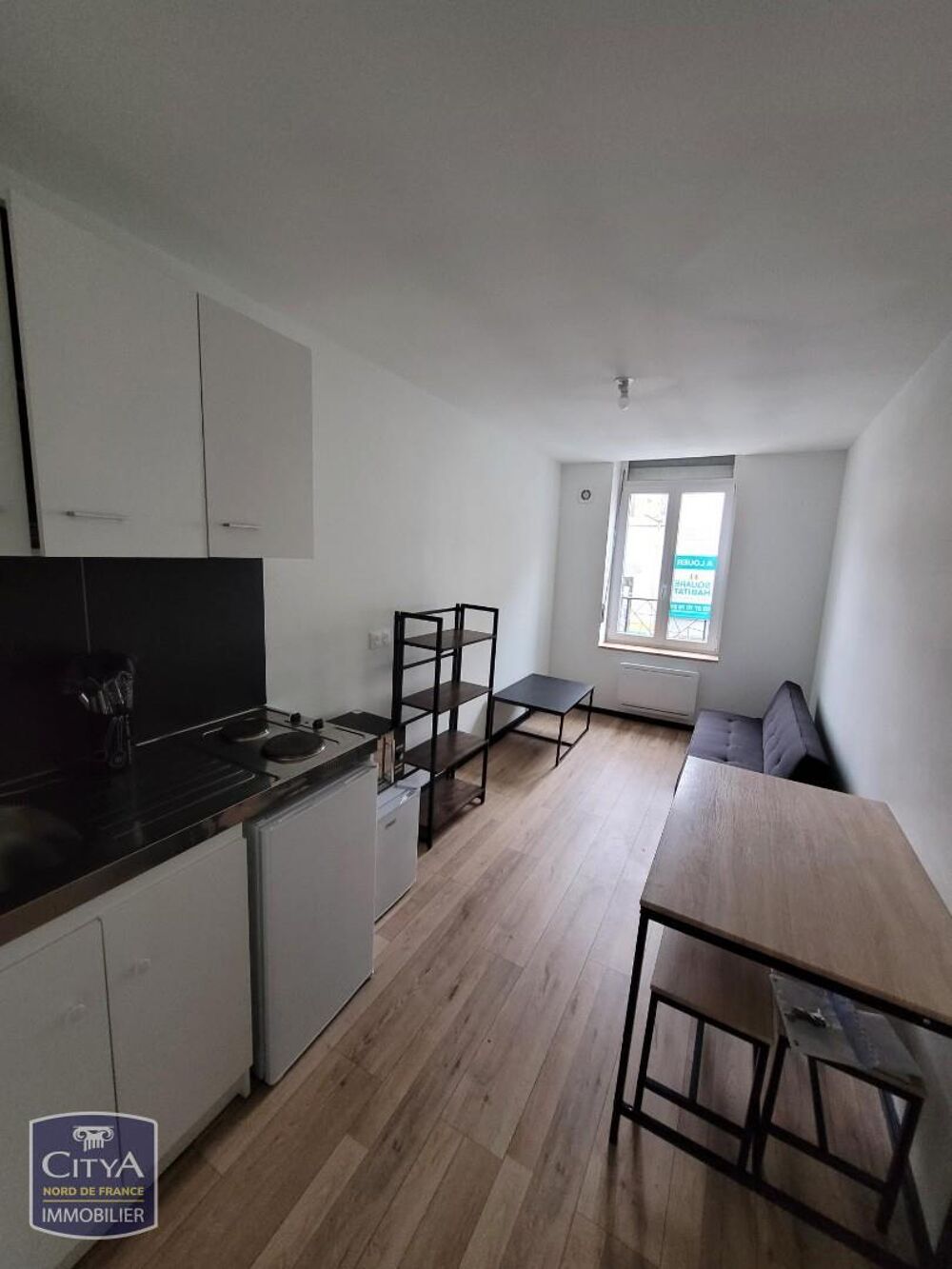Au centre ville un appartement type 2 meublé de 26 m² situé au 1ER étage