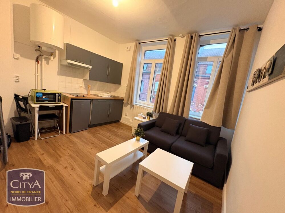 Studio meublé de 16,20m² comprenant une pièce principale....